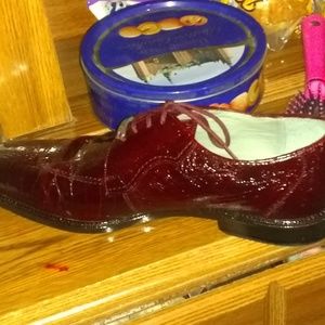 Men's dress shoes